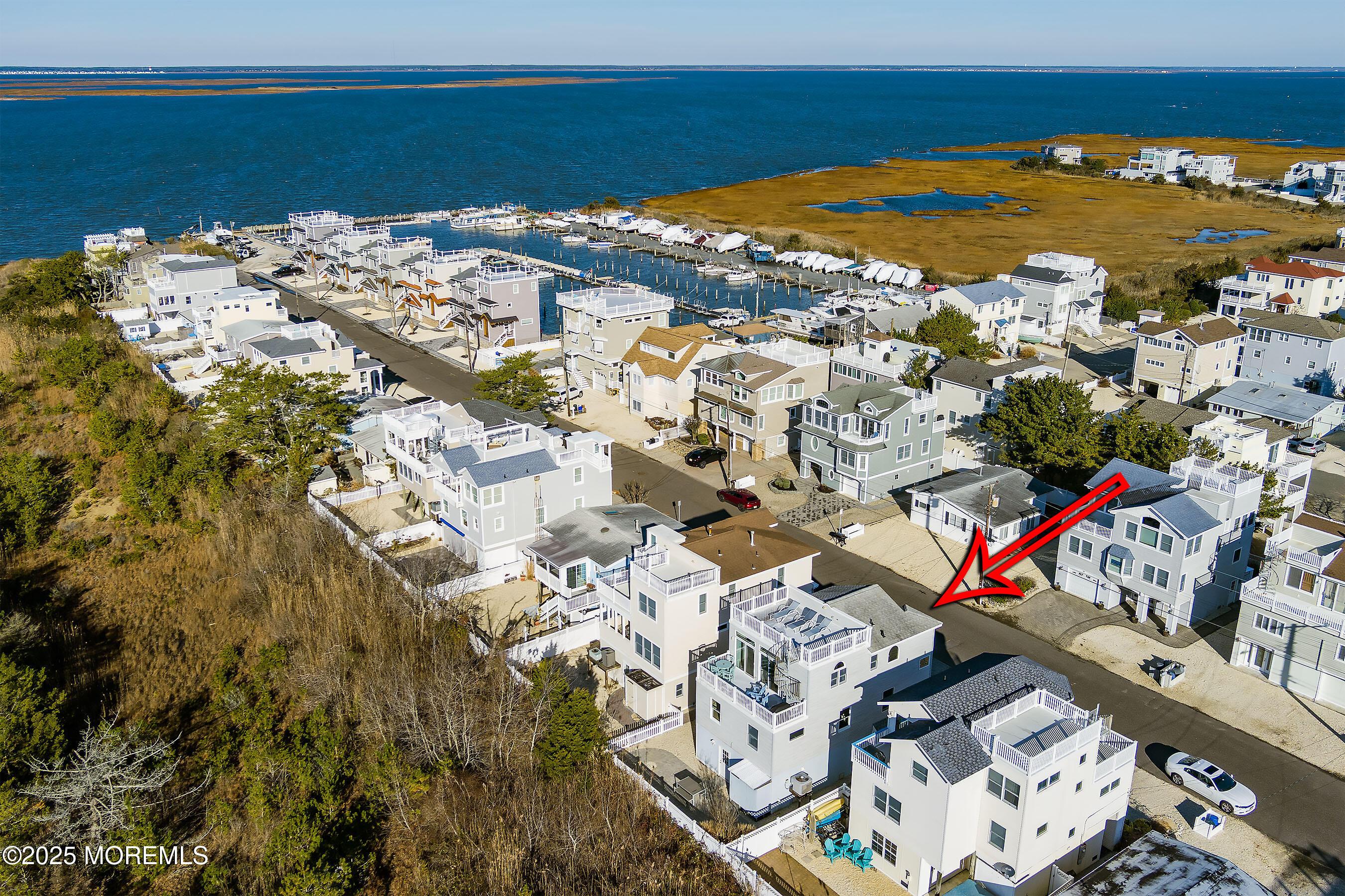 Image 3: 03-To Marina 1 with Arrow