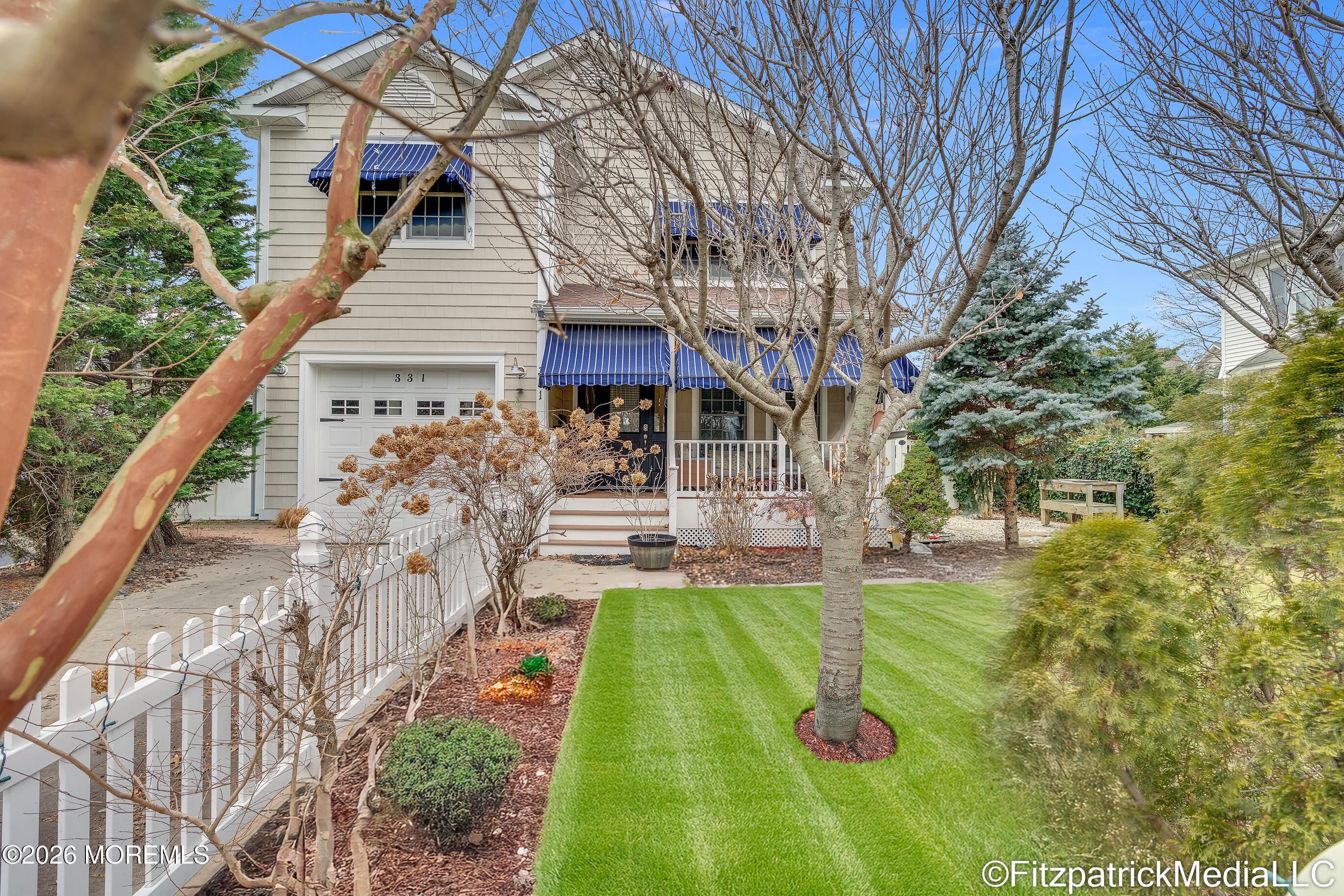 Image 3: Front pic 3