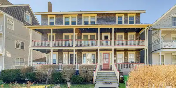 6 Webb Avenue Unit 4