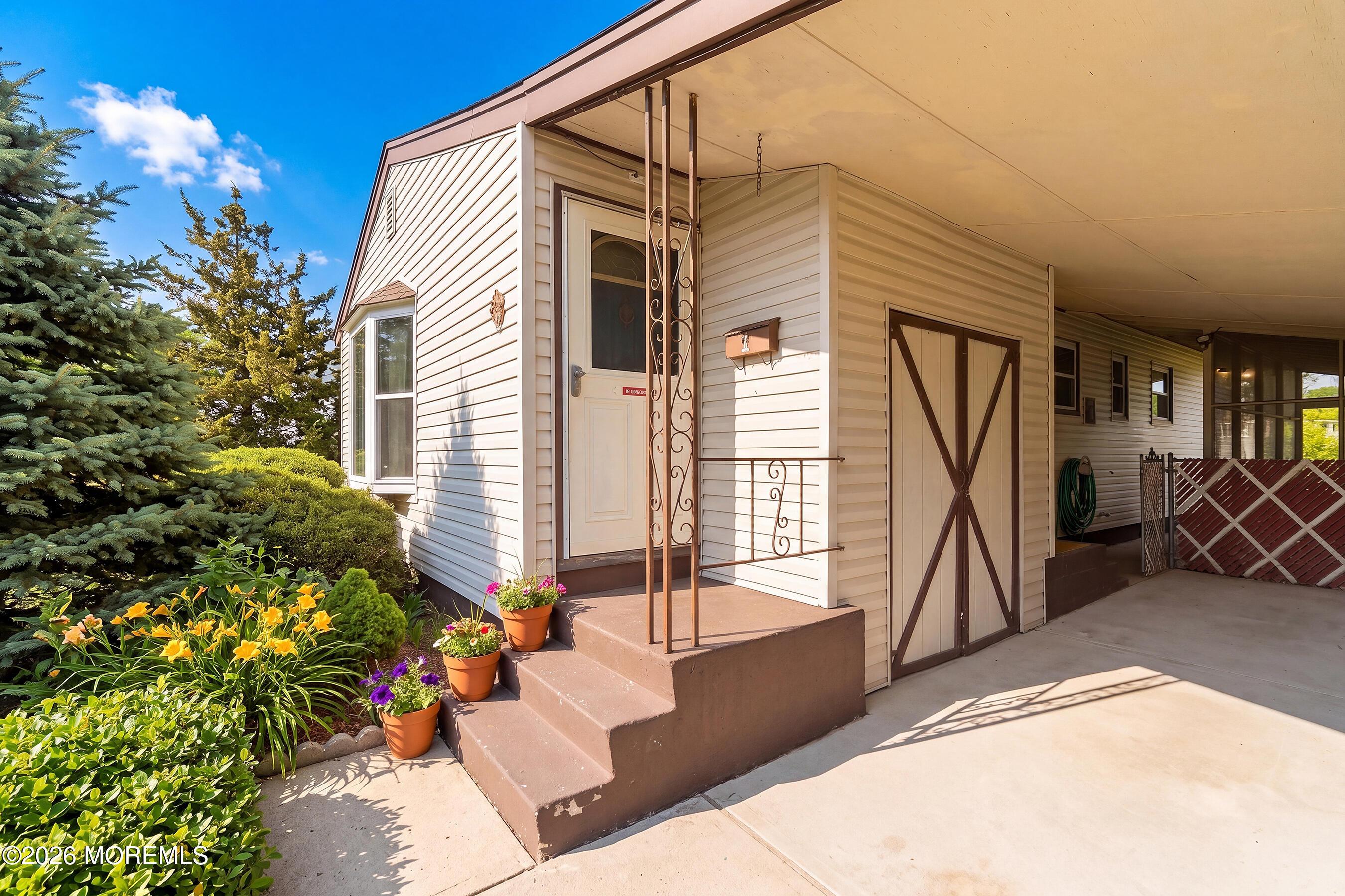 Image 2: Front Entry
