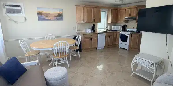 Image 2: Webster Family Dining Kitchen