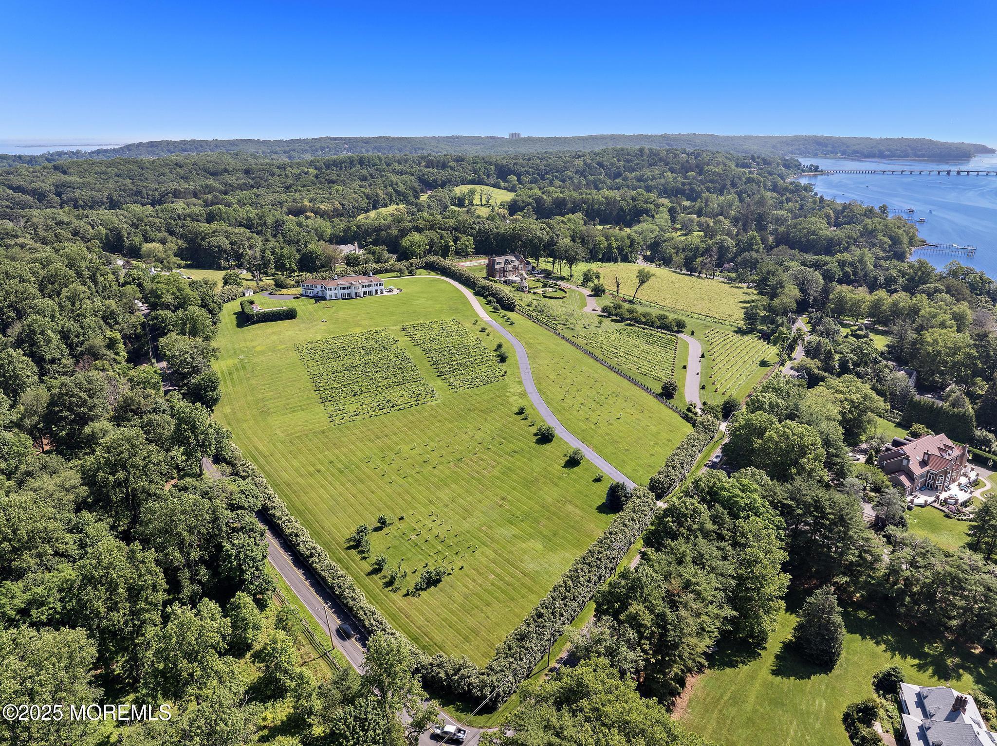 Image 3: 713 Navesink River Rd (10)