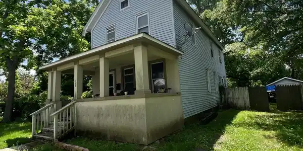 338 E Warburton Place