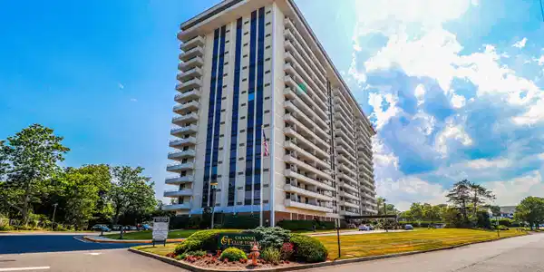 Image 2: Front Exterior 2