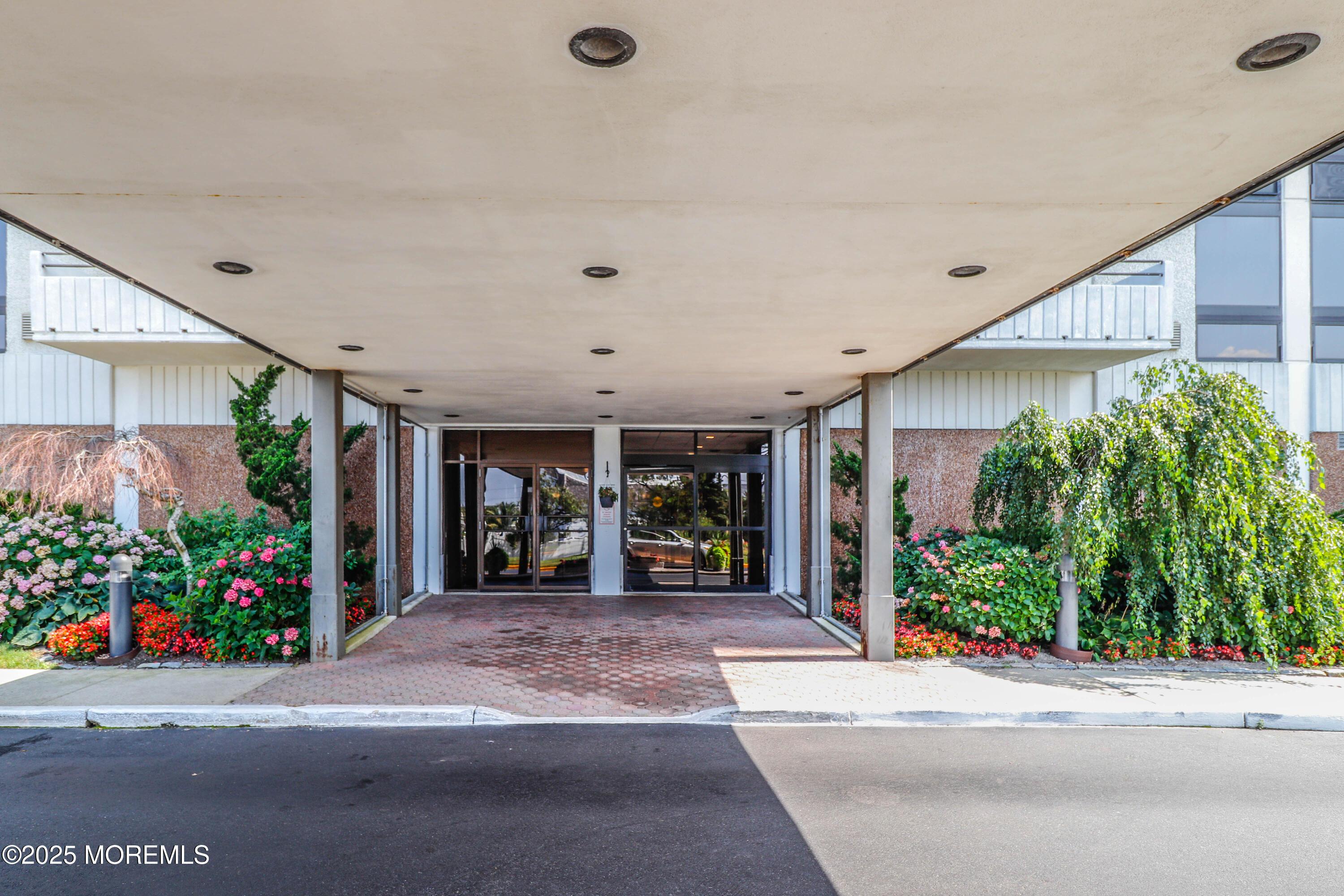 Image 3: Front Entry