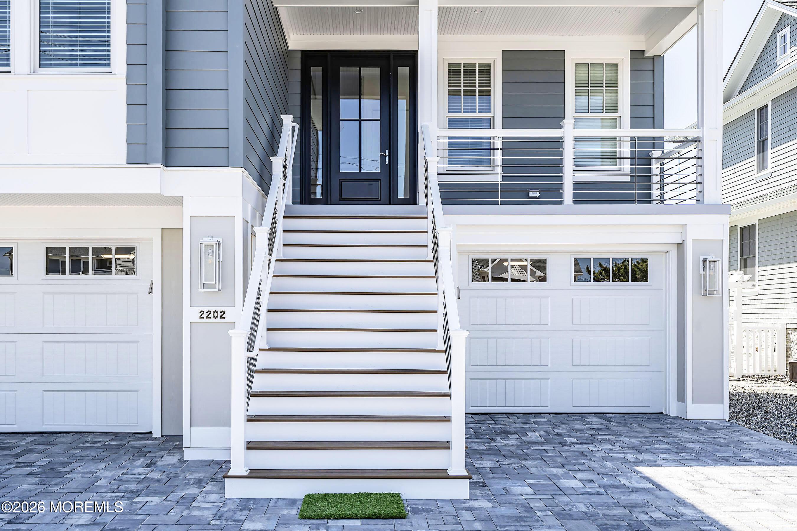 Image 2: 006-Front Entry 1