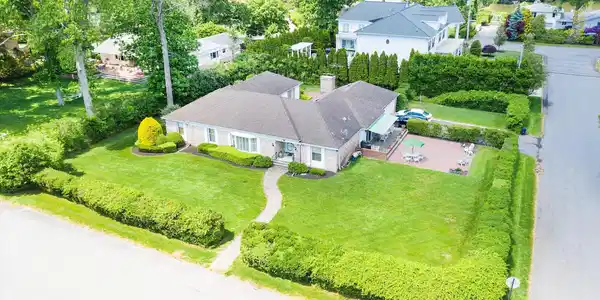 18 Lady Bess Drive