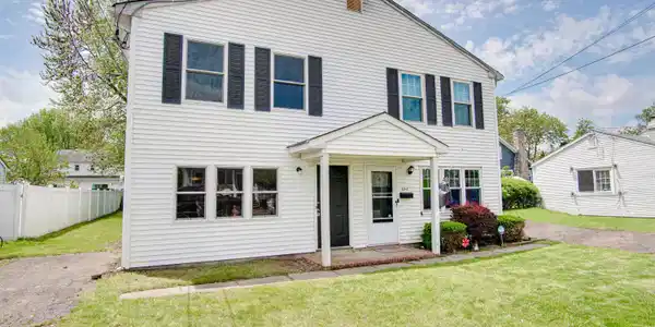 32 Green Grove Avenue Unit 2