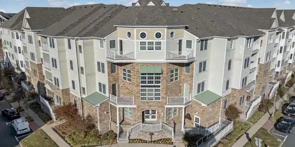 33 Cooper Avenue Unit 113