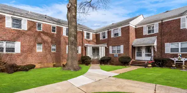 60 Manor Drive
