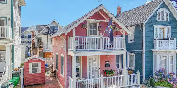 28 Olin Street