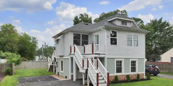 28 Evergreen Place