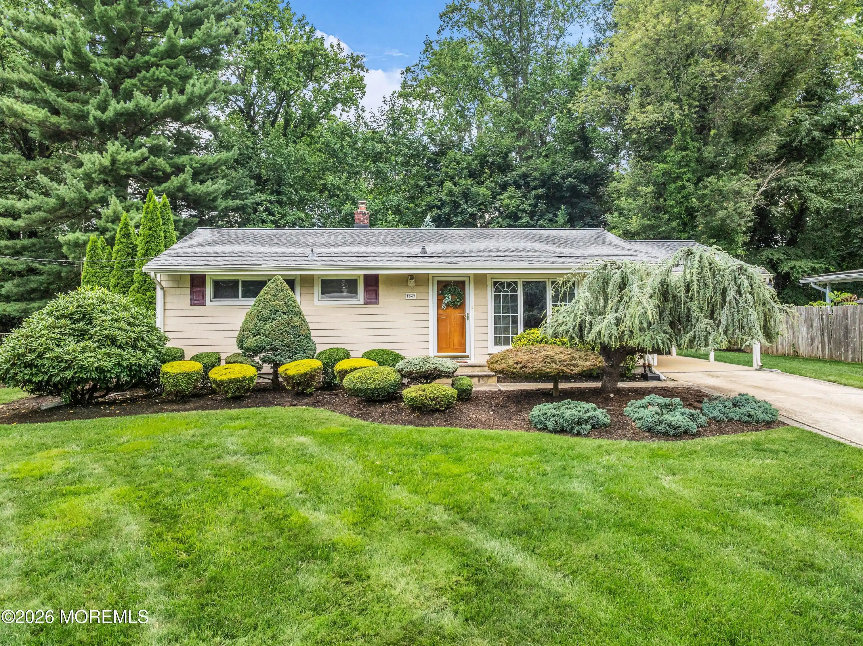 Image 1: Great Lincroft Opportunity !