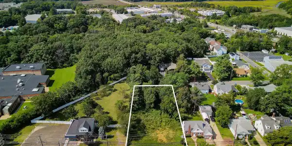 444 Cliffwood Avenue W