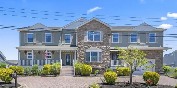 1721 Perch Hole Point Place