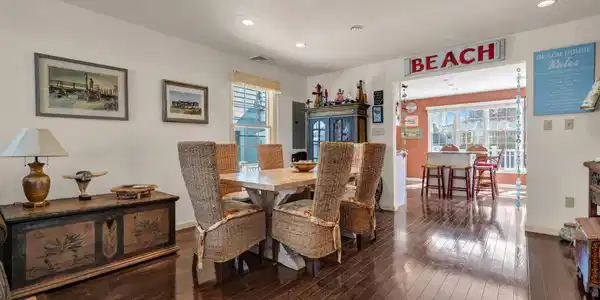 Image 4: 4