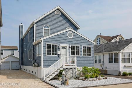 3 Watson Place