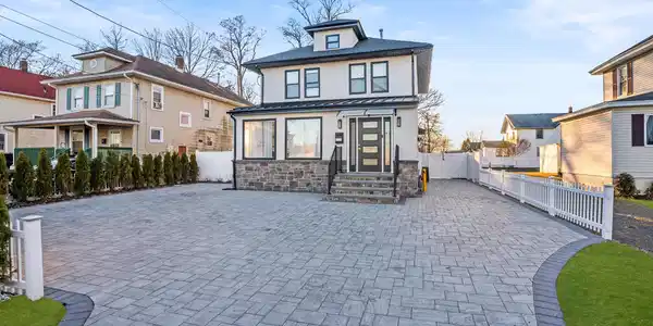 368 Shrewsbury Avenue