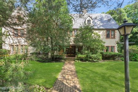 13 Serpentine Drive