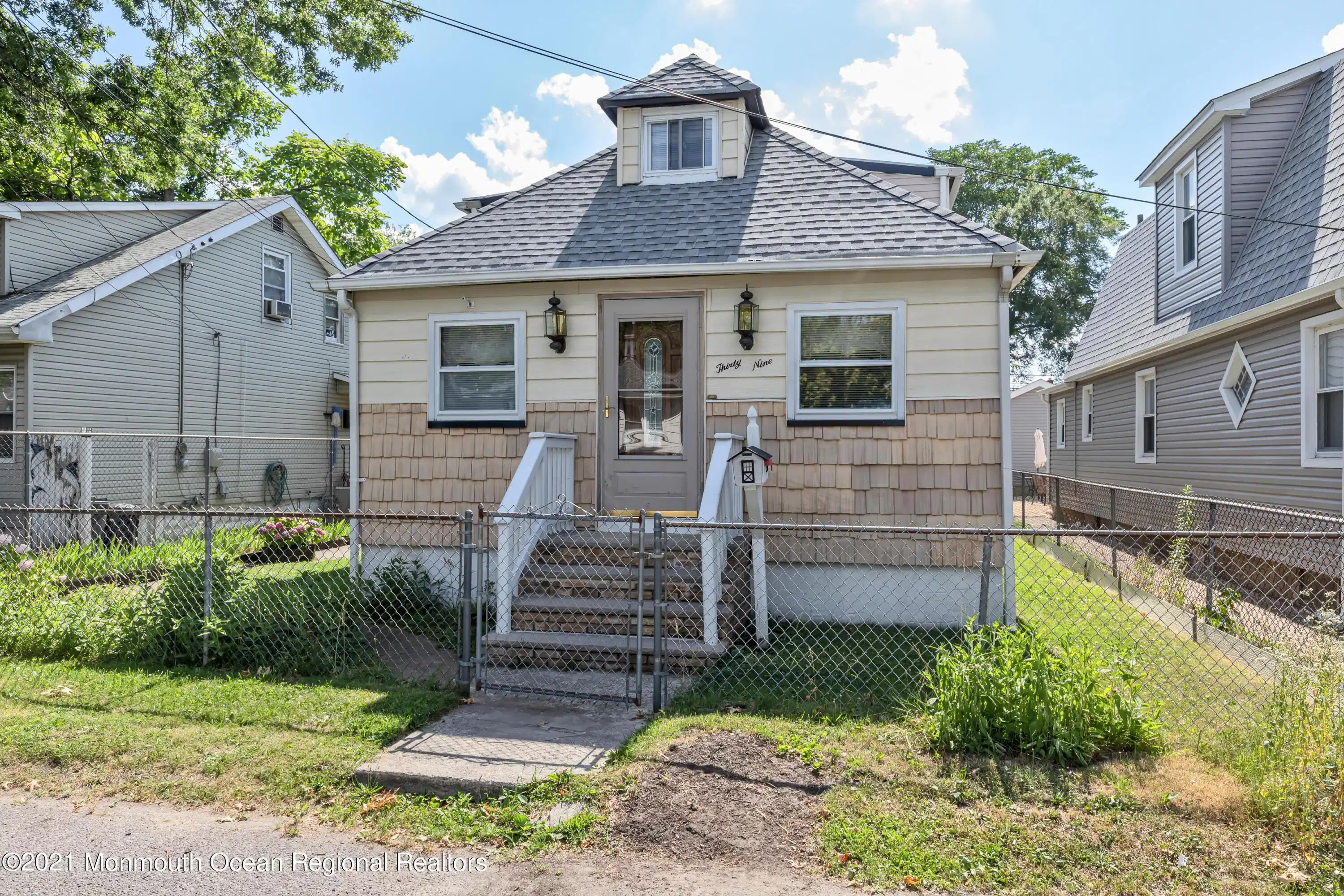 Image 1: Front of Home