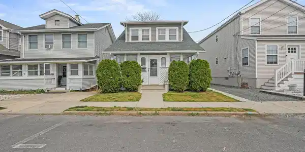 1826 Laurel Terrace