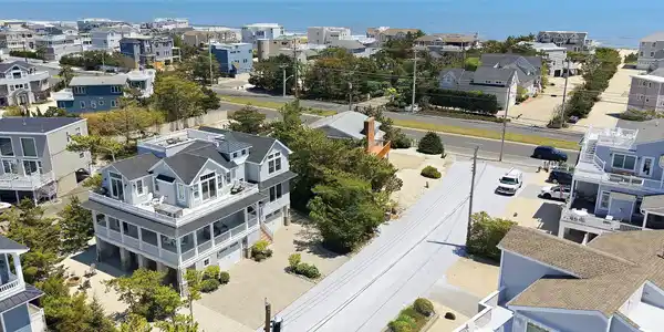 1082 Long Beach Boulevard