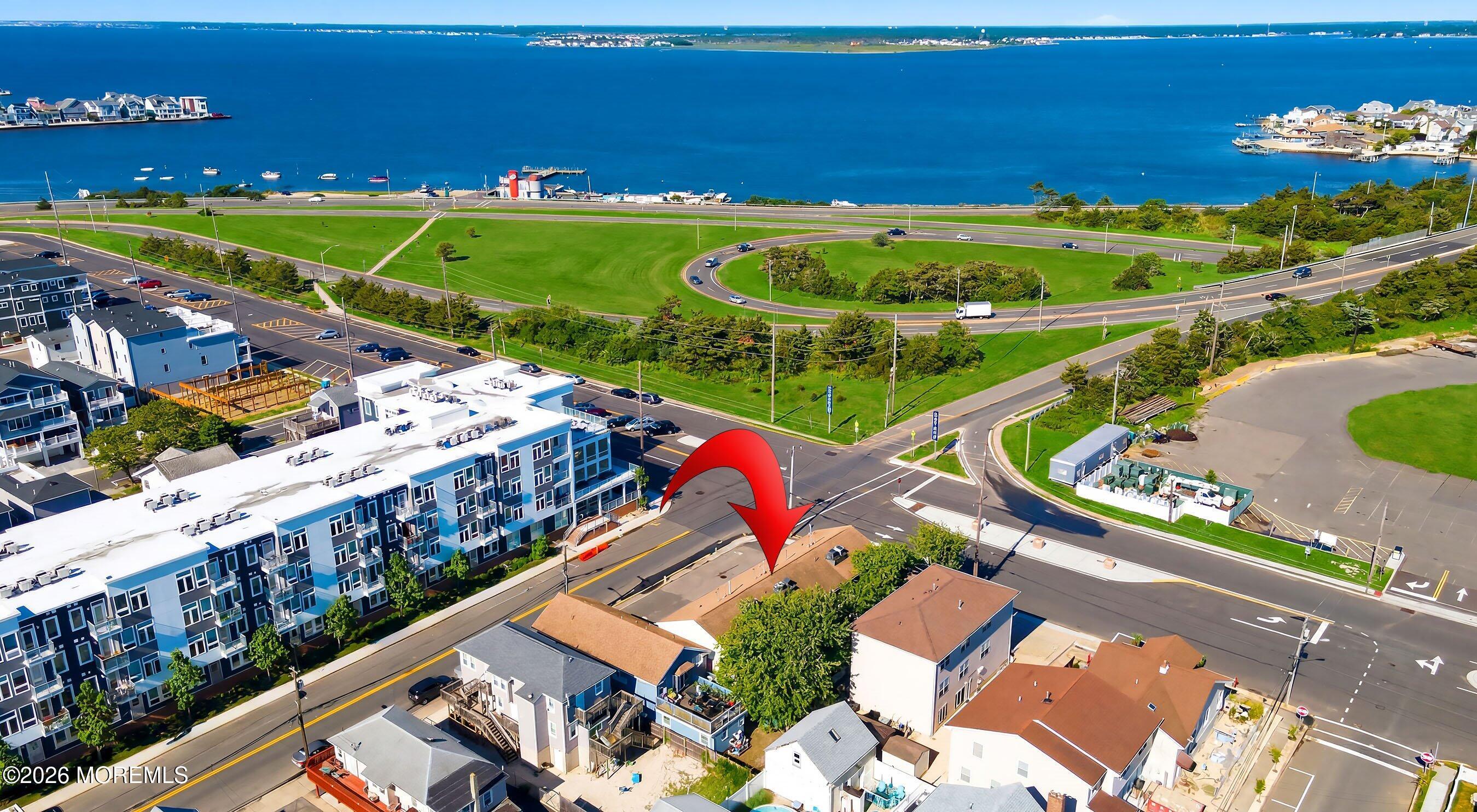 Image 2: Aerial 5 with Arrow