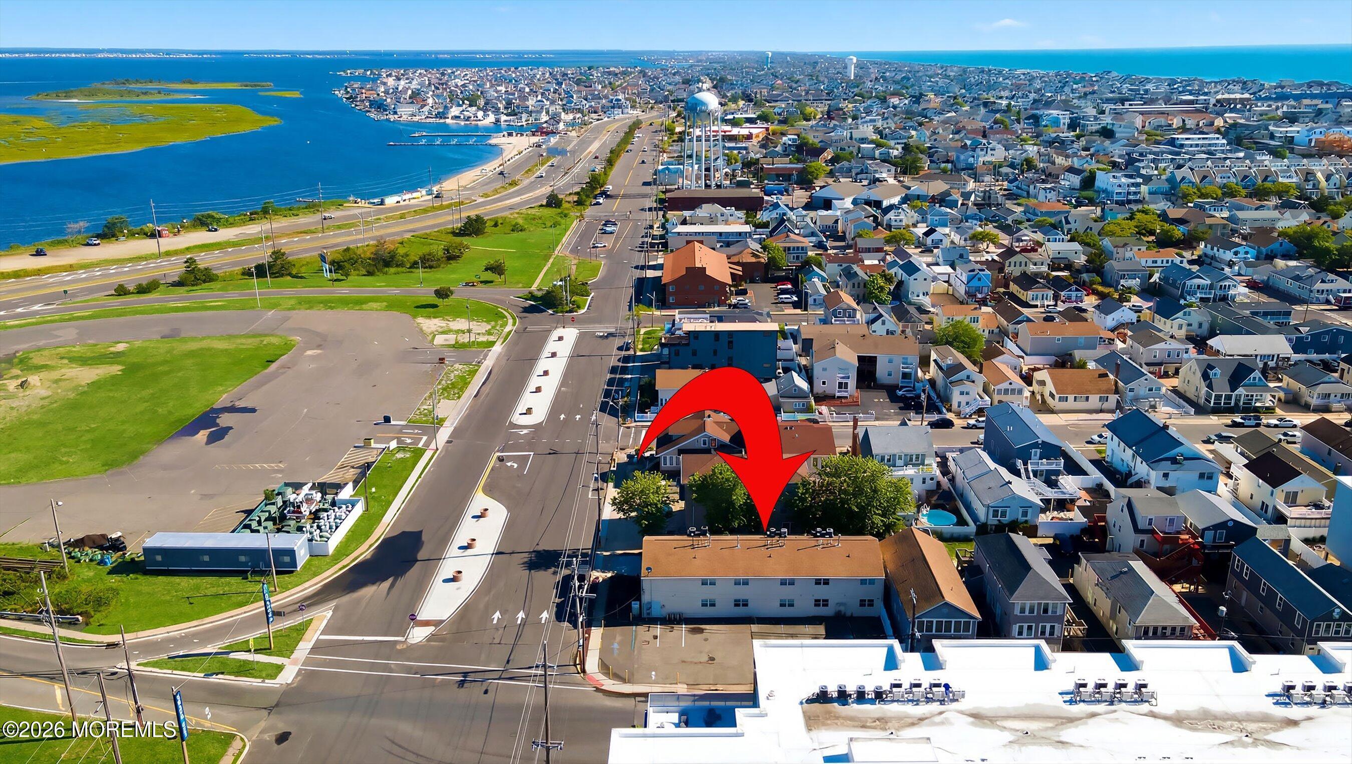 Image 3: Aerial 3 with Arrow