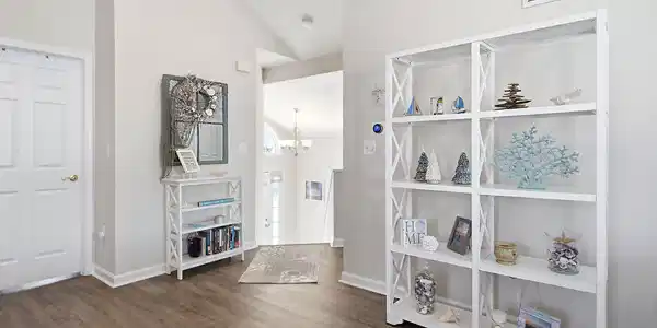 Image 4: 04-Foyer 1b