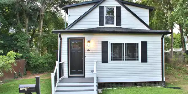 76 W Sunset Avenue
