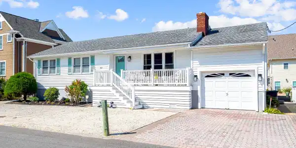 302 Schooner Lane