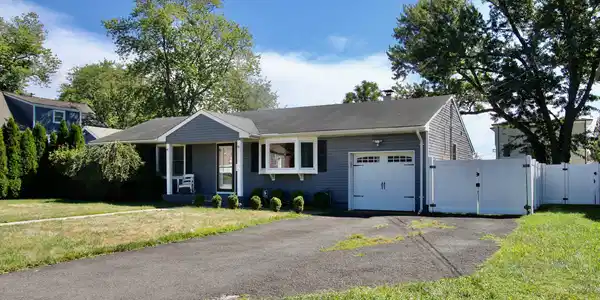 188 Chelton Avenue