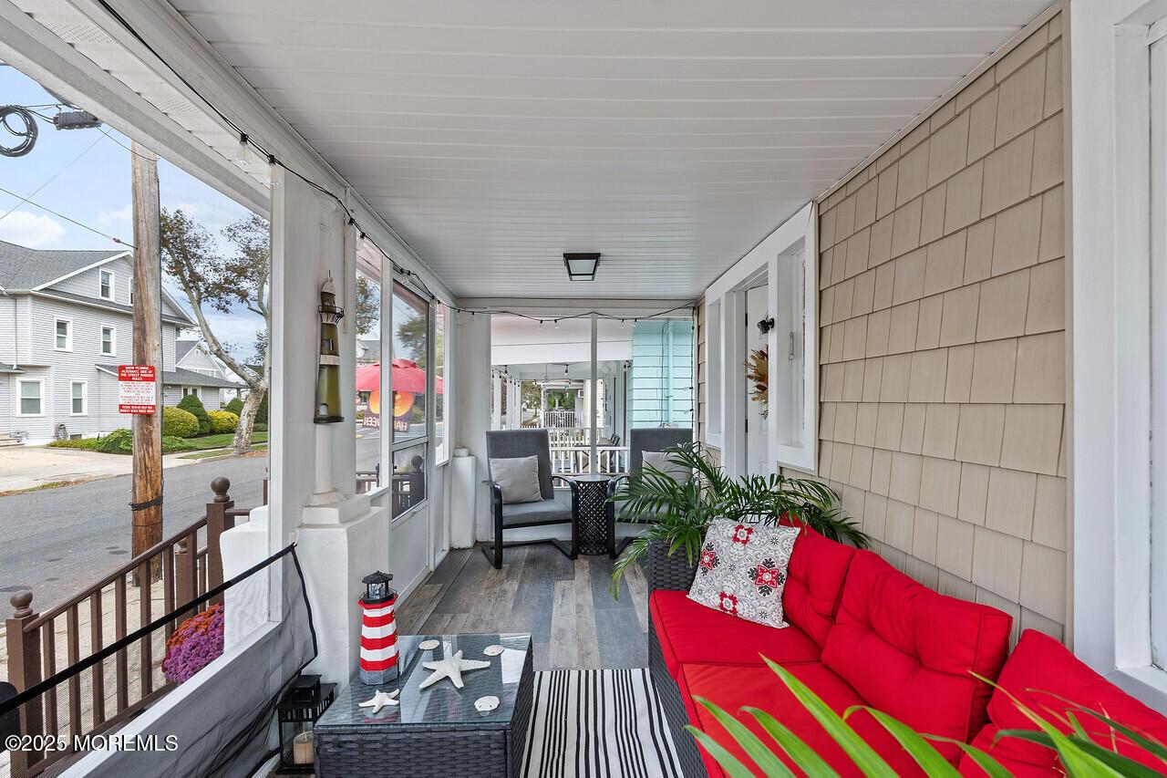 Image 3: 802 Central Front Porch 2