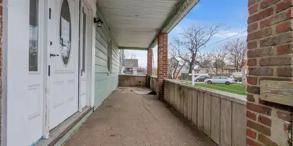 Image 4: Front Porch