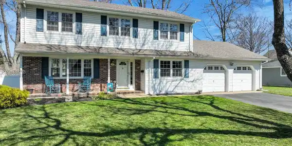 35 Avon Avenue