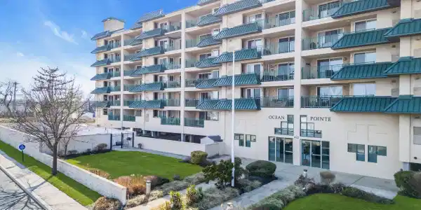 422 Ocean Boulevard N Unit 2J