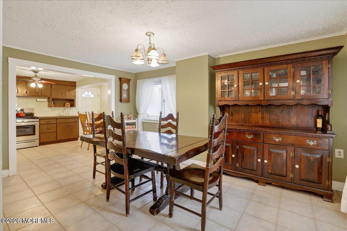 Image 4: 05a-Dining Room