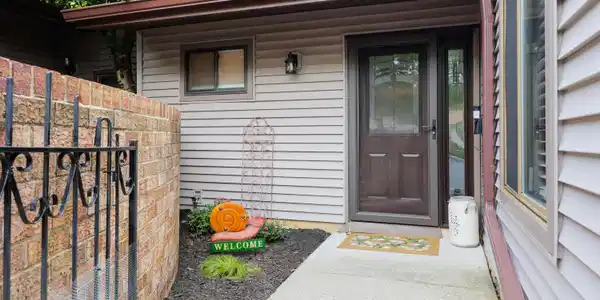 52 Eastport Court