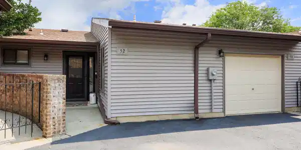 Image 2: Private Entry