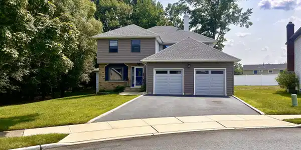 16 Crescent Place