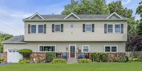 551 Chester Parkway