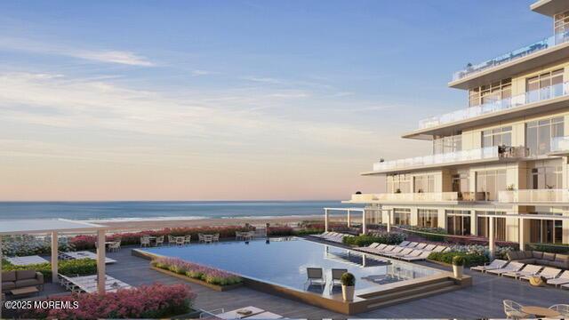 Image 4: 05a From the Pool to the Ocean_0515