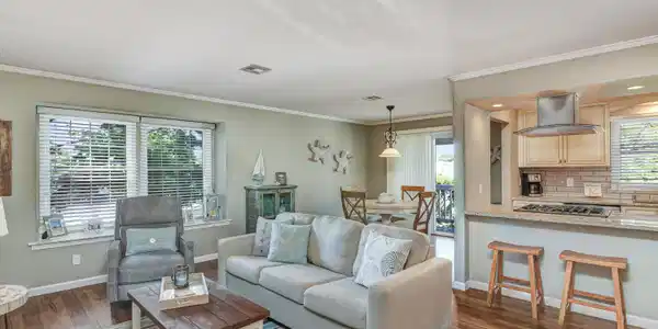 606 Bay Avenue Unit 6