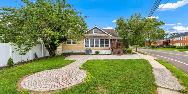 Image 2: 850 Arnold Ave - Exteriors (8 of 8)