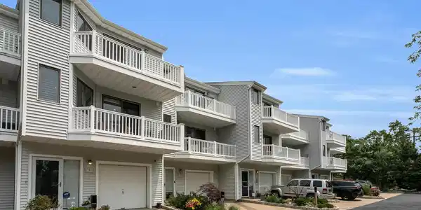 7 Navesink Court
