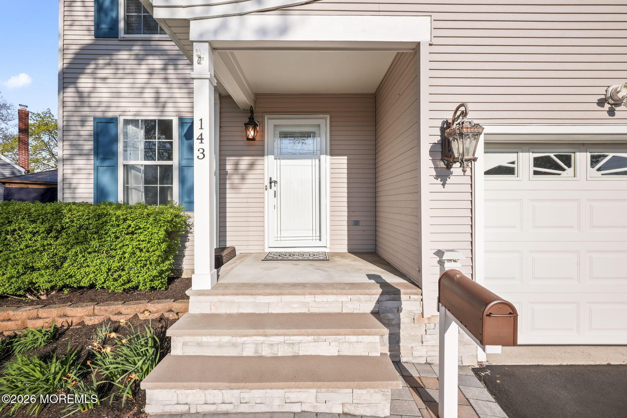 Image 3: 143 Luppatatong Ave