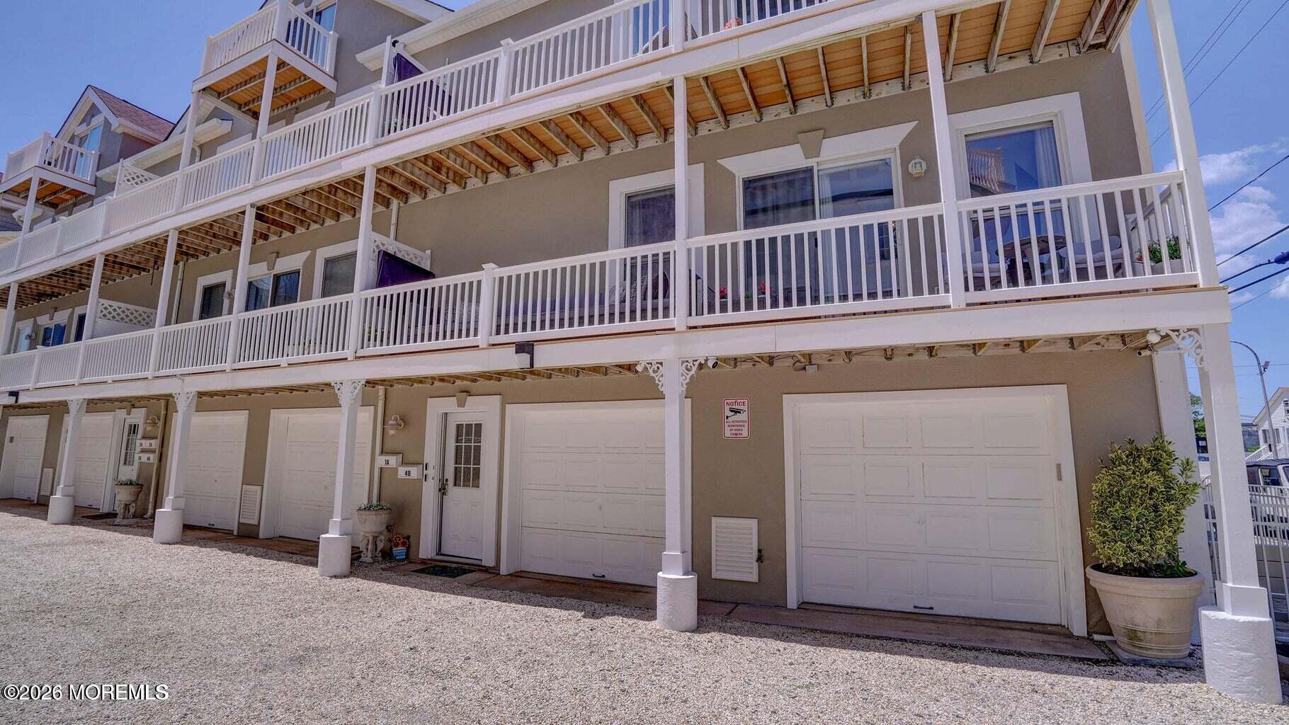 Image 3: 4B2