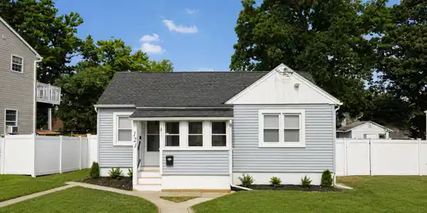 121 Seawood Drive