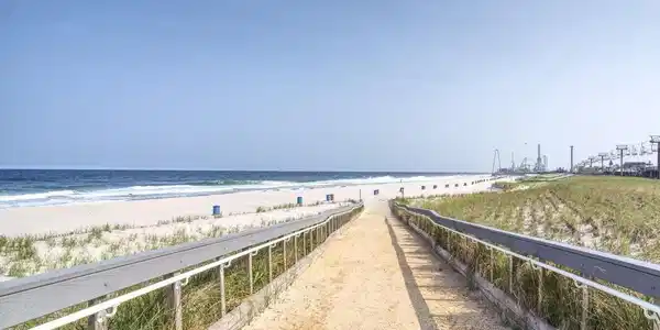 Image 2: Photo Beach Access