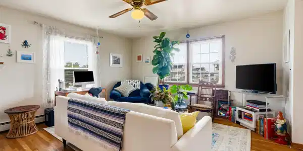Image 3: 8thAve3